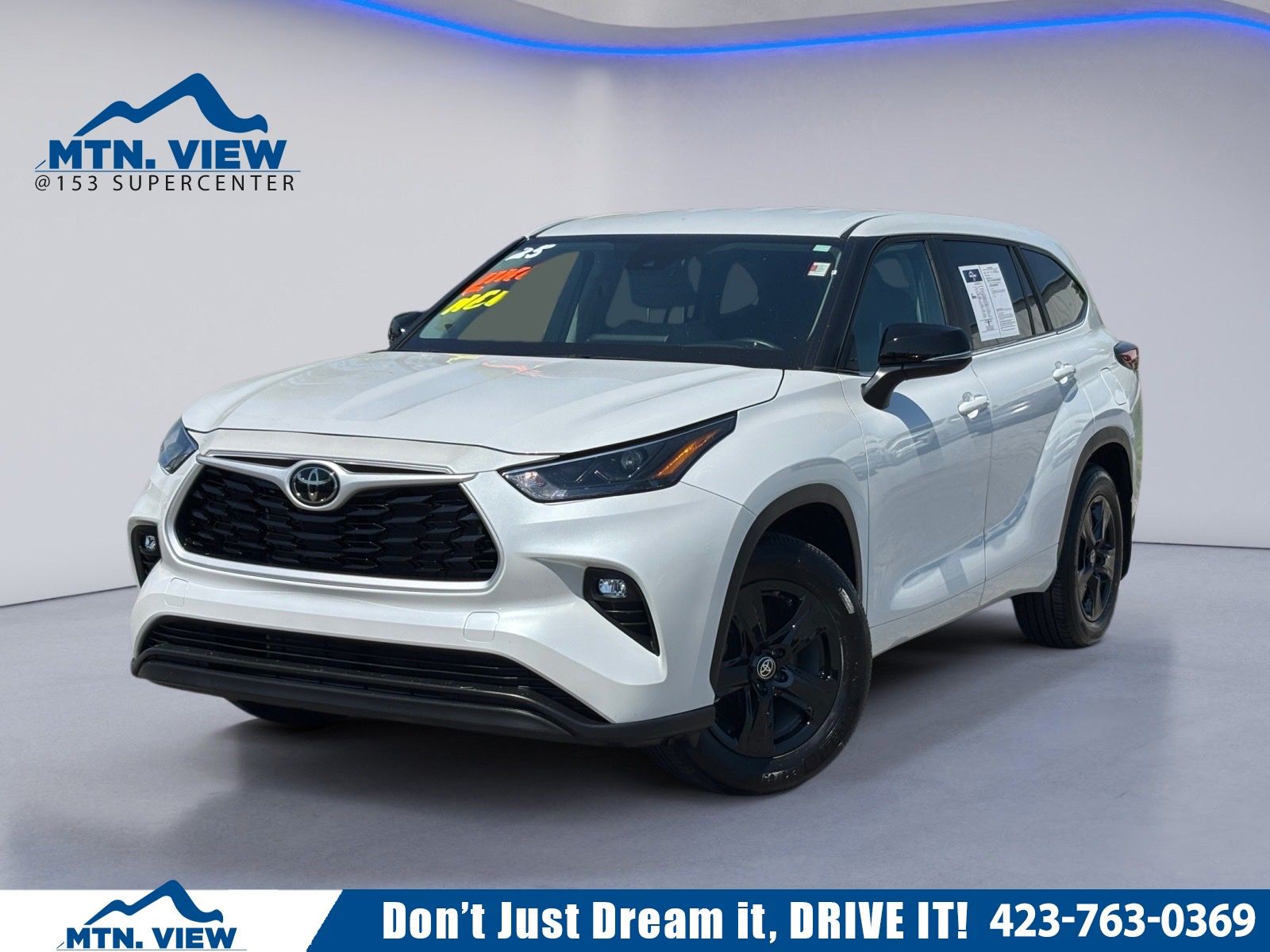 White (Wind Chill Pearl) 2025 Toyota Highlander LE AWD SUV / Crossover All-Wheel Drive 8-Speed Automatic
