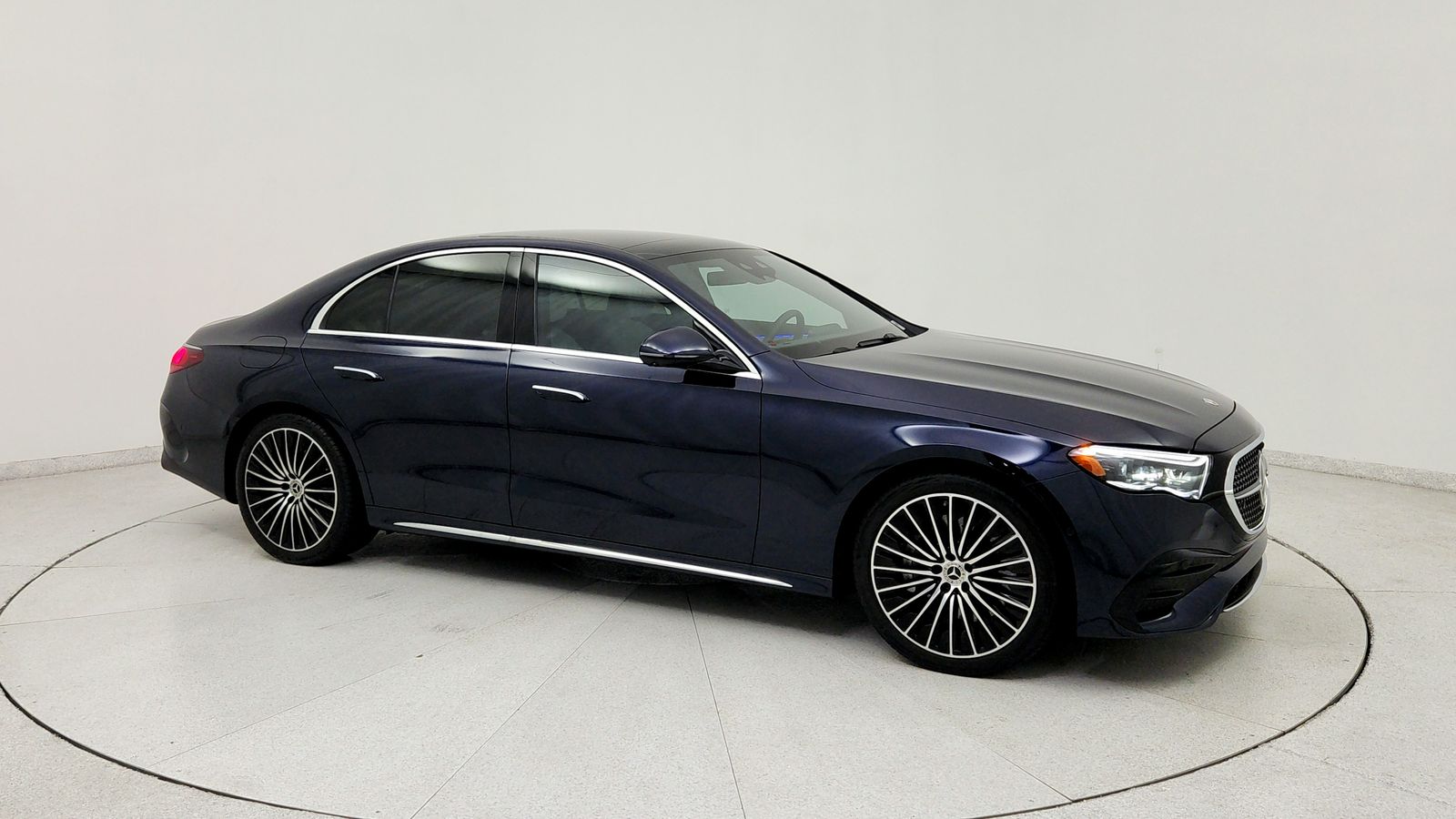 Used 2025 Blue Mercedes-Benz E 450 image 9