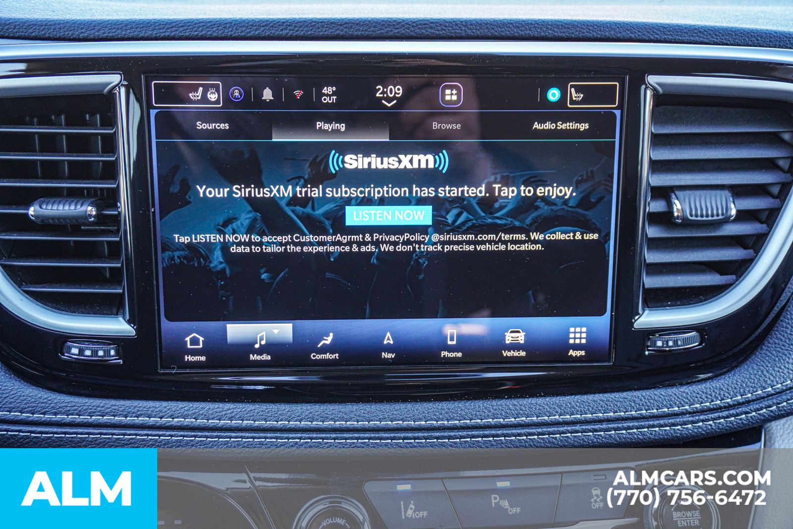 Used 2024 White Chrysler Select image 45