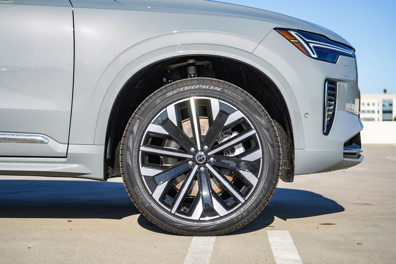 2026 Volvo XC90 Plus - Photo 9