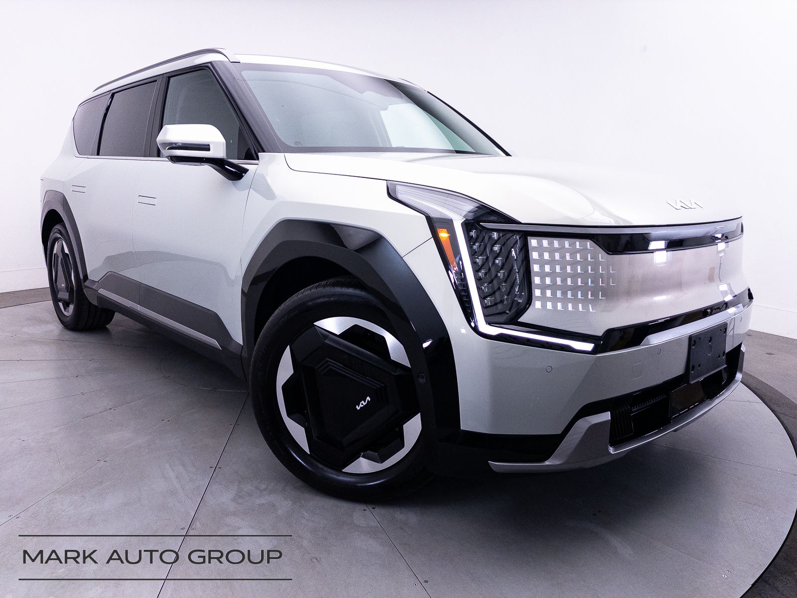 2024 Kia EV9 Land