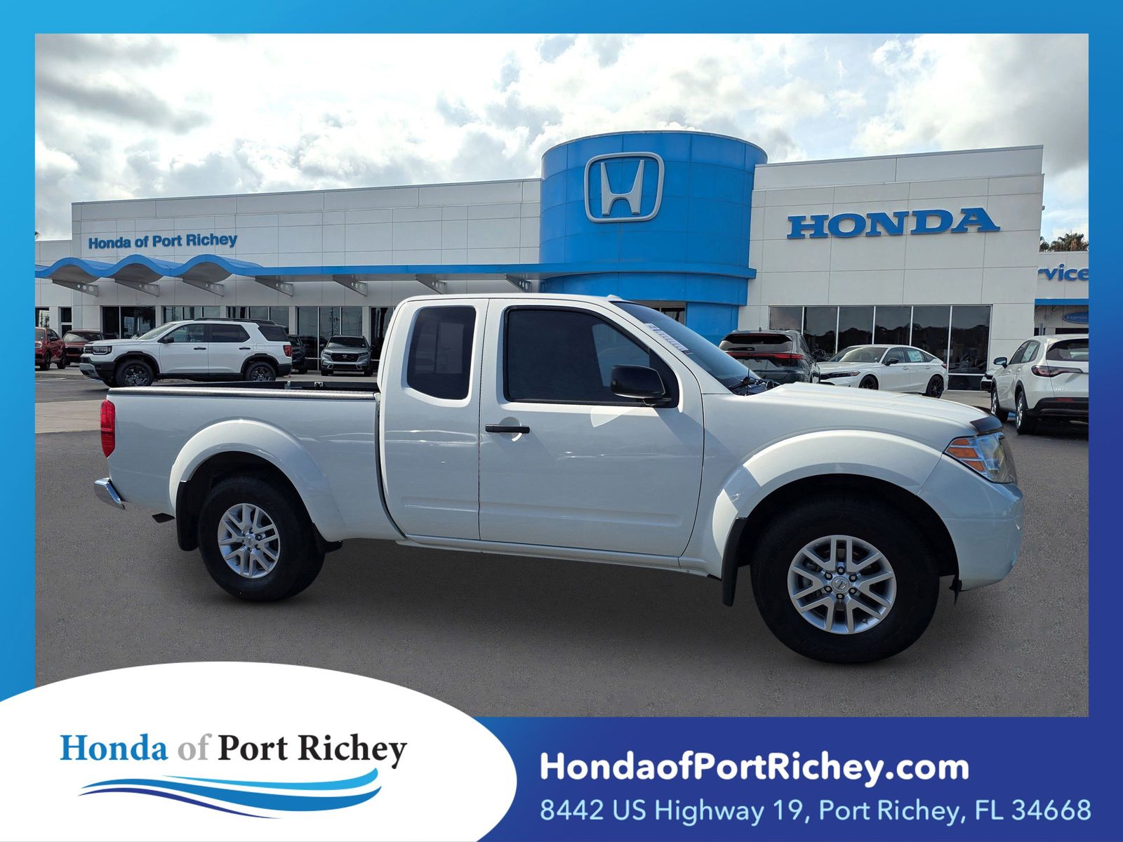 Glacier White 2017 Nissan Frontier SV King Cab Pickup Truck 4X2 5-Speed Automatic Overdrive