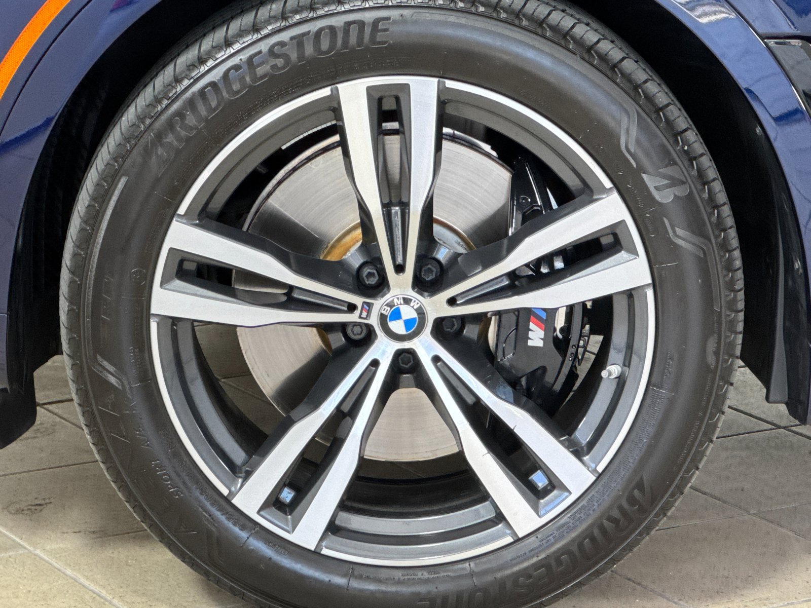 2026 BMW X7 M60i — full photo 27 of 30