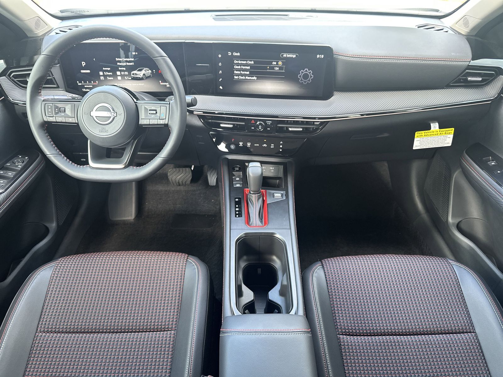 2025 Nissan Kicks SR photo 2