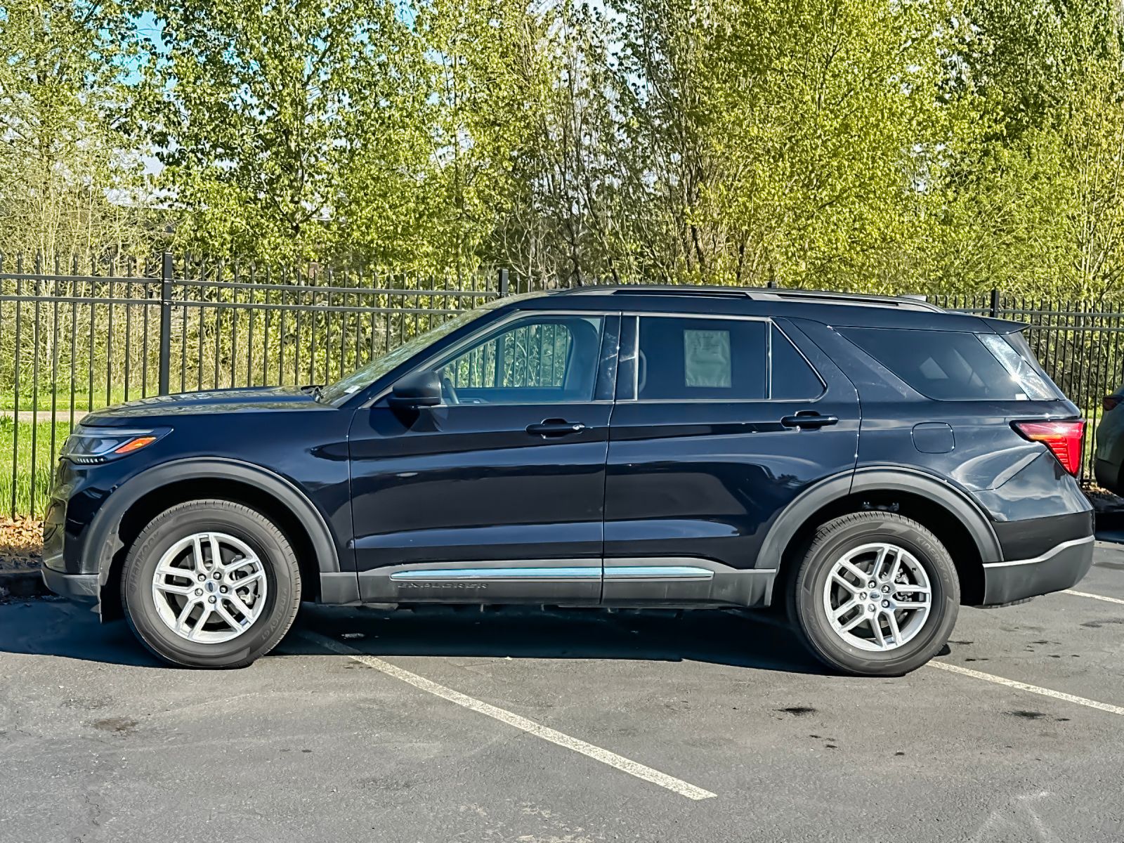 View vehicle photo 6