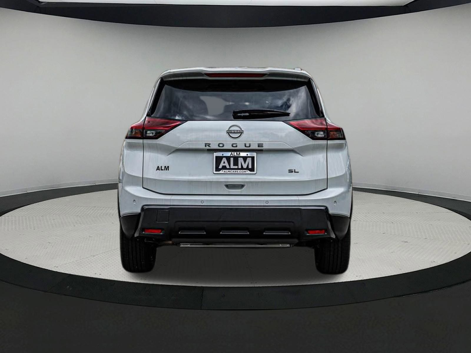 2025 Nissan Rogue SL photo 4