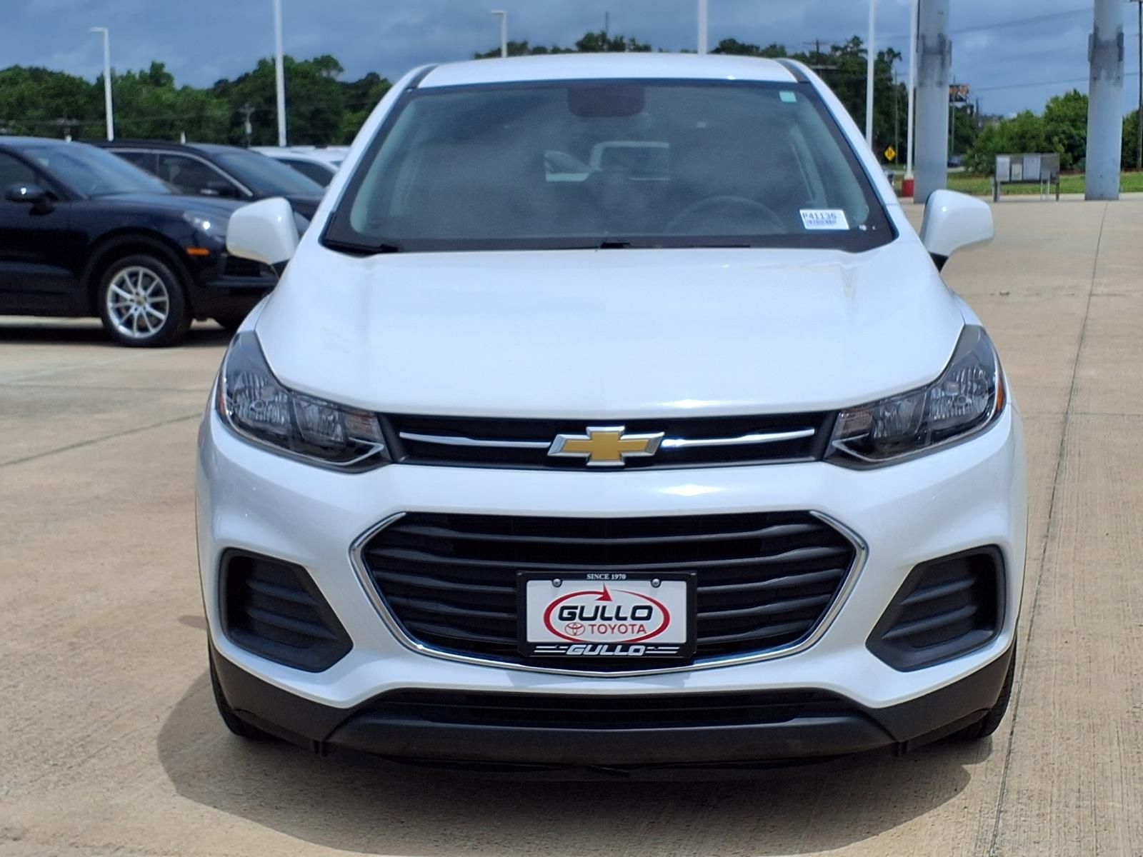 2022 Chevrolet Trax LS White at AutoSavvy Houston Southwest