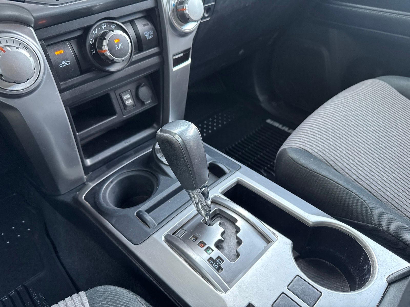 Used 2018 Super White Toyota SR5 image 18