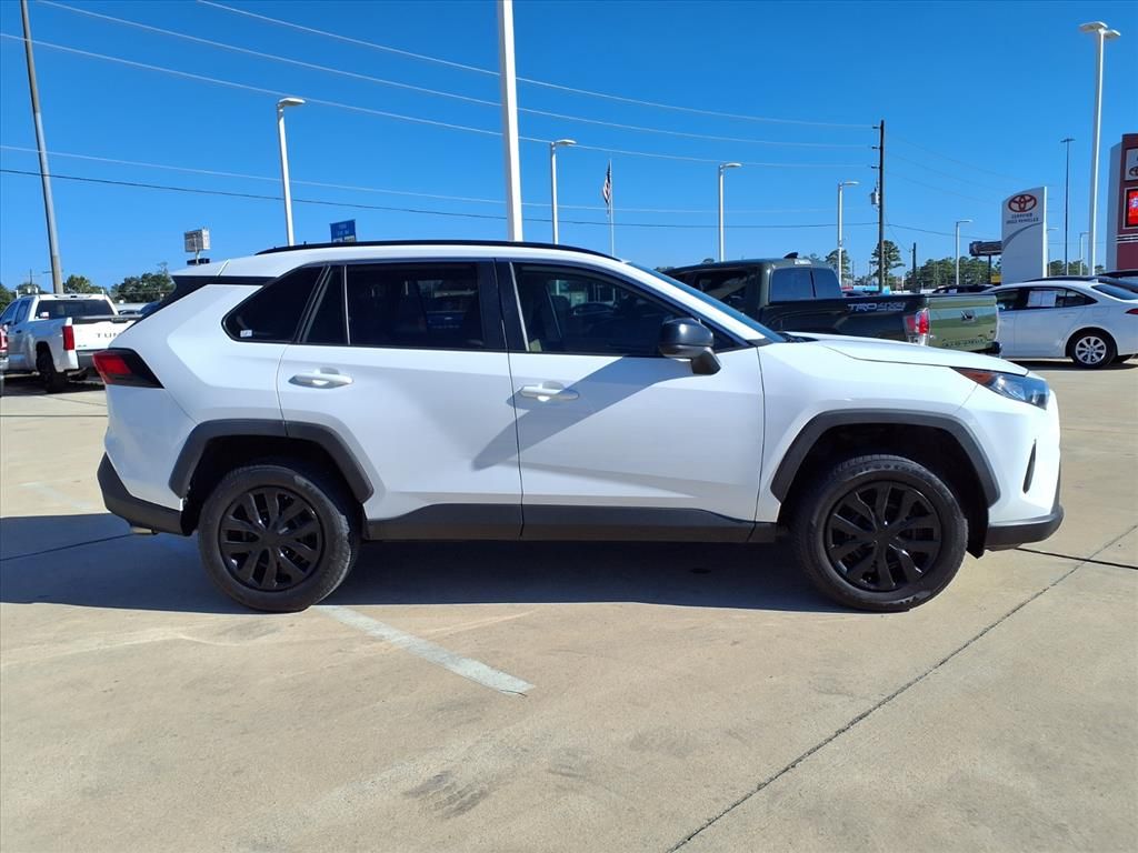 2019 Toyota RAV4 LE White at Emmons Autoplex
