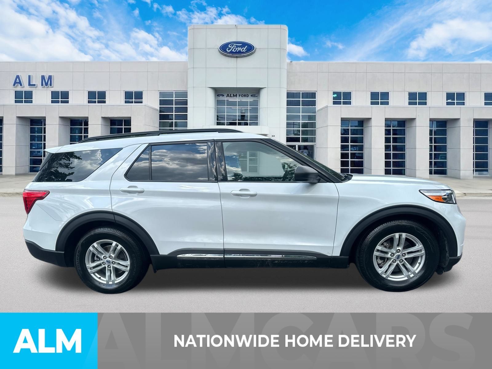 Used 2023 Oxford White Ford XLT image 4
