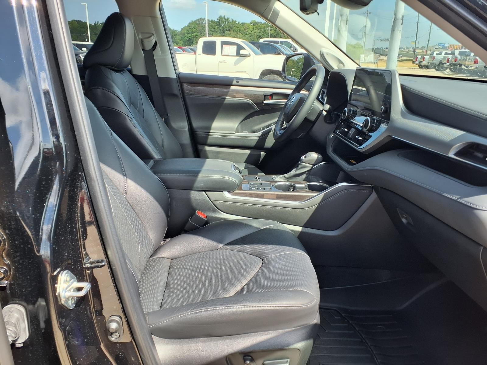 2024 Toyota Highlander Platinum Black at Toyota of Victoria