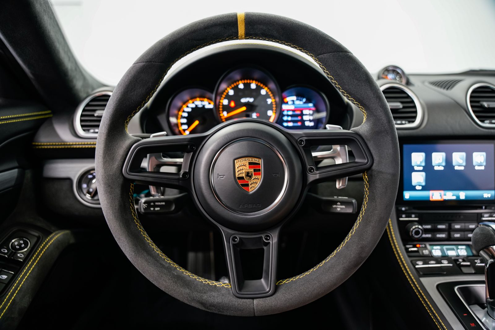2021 Porsche 718 Cayman GT4 — photo 8