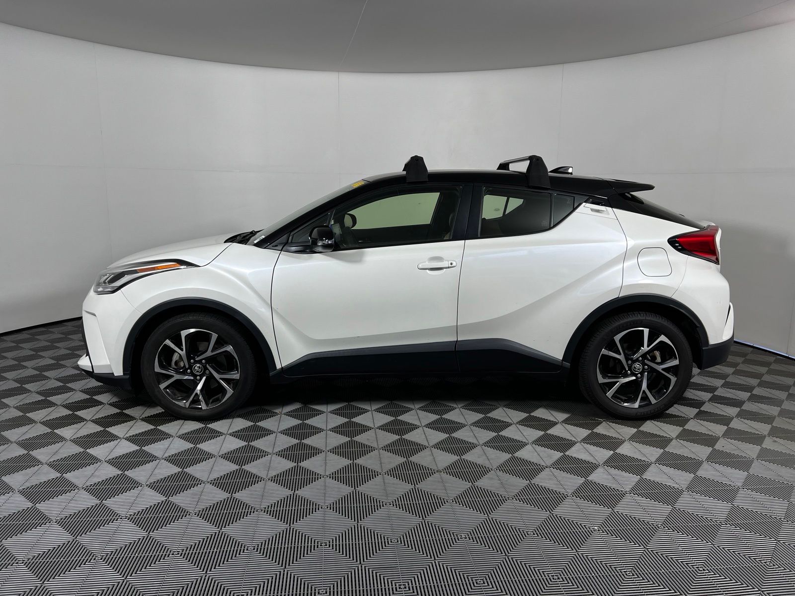 Thumbnail: 2020 Toyota C-HR - 8