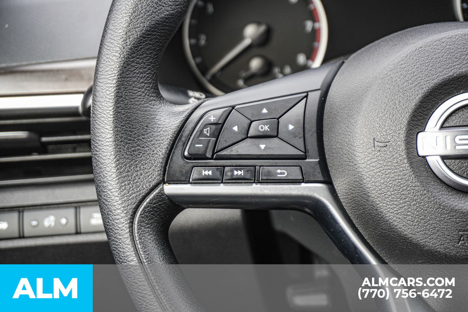 Used 2024 Silver Nissan 2.5 SV image 29