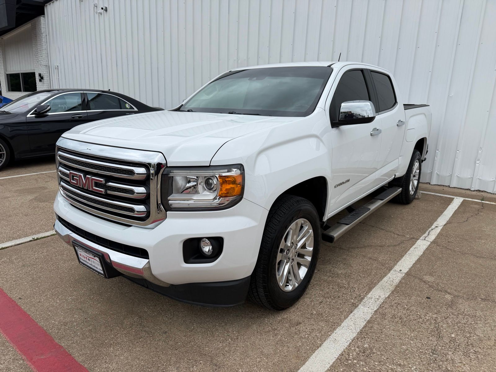 Summit White 2017 GMC Canyon SLT Crew Cab Pickup Truck 4X2 8-Speed Automatic