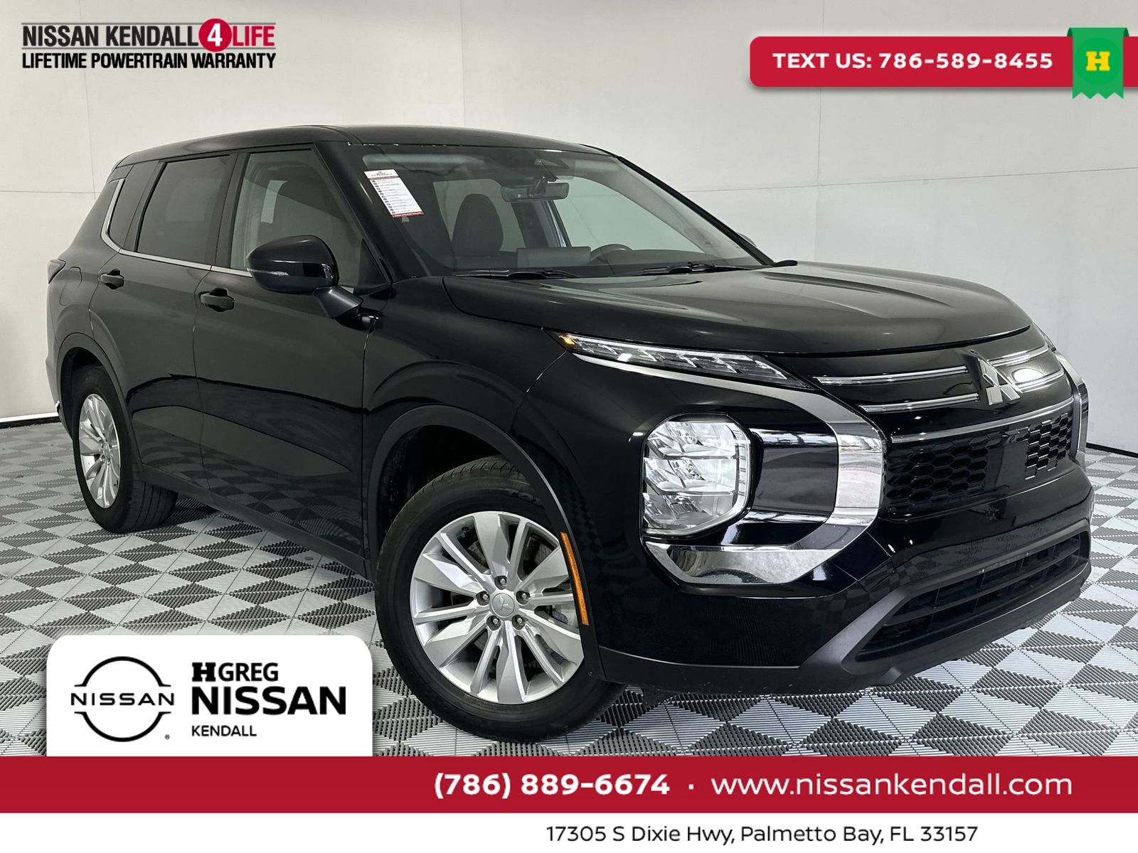 Black 2025 Mitsubishi Outlander ES FWD SUV / Crossover Front-Wheel Drive Continuously Variable Transmission