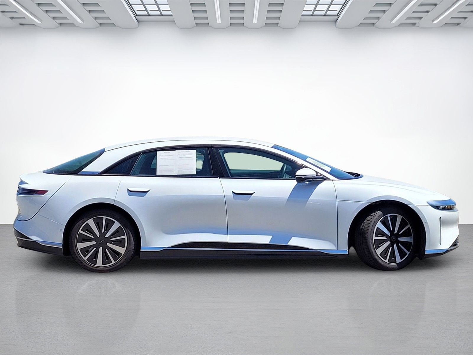 2025 Lucid Air Touring - Photo 11