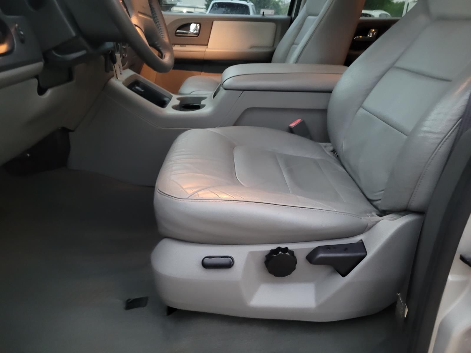 used 2005 Ford Expedition car, priced at $6,750