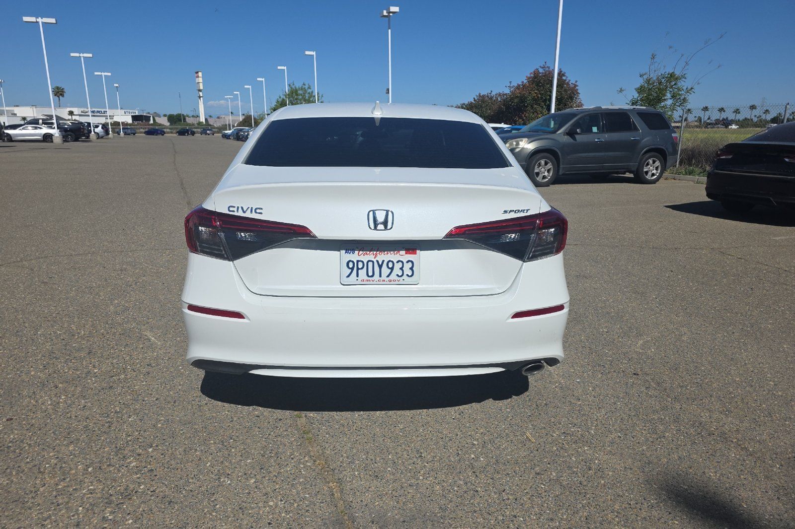 View vehicle photo 4