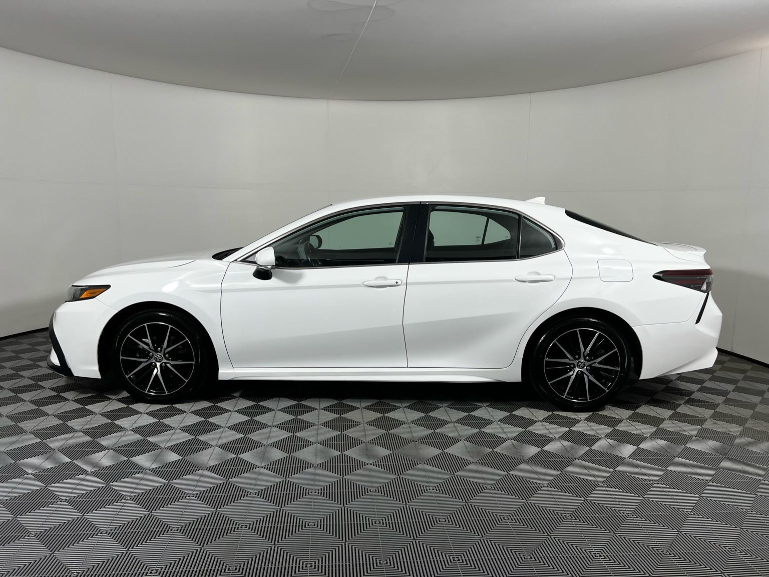 Thumbnail: 2024 Toyota Camry - 8