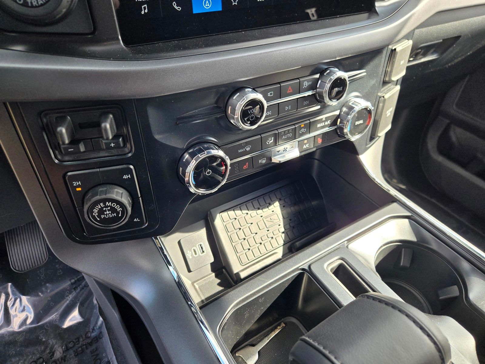 New 2025 Black Ford XLT image 10