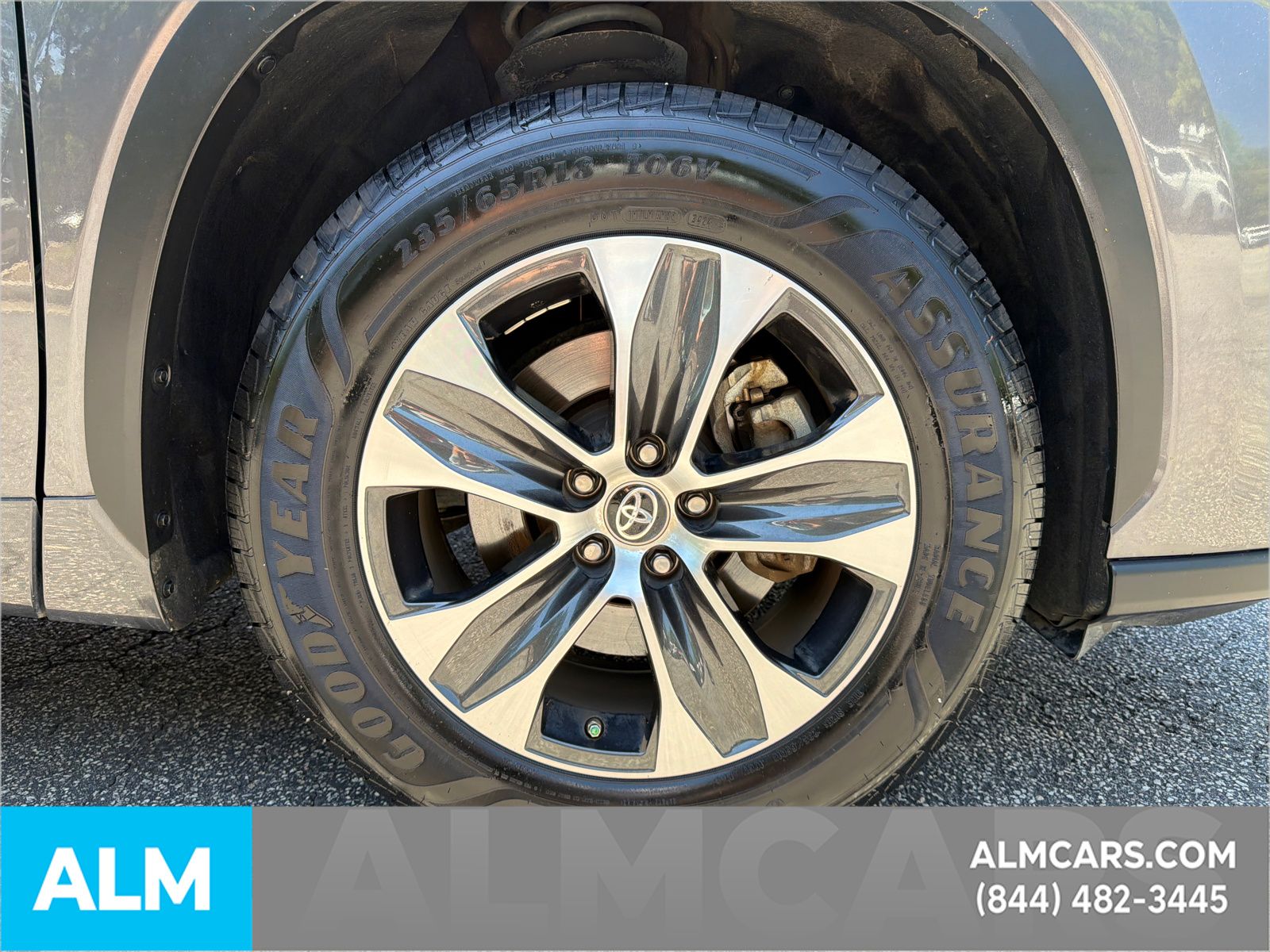 Used 2022 Gray Toyota XLE image 14