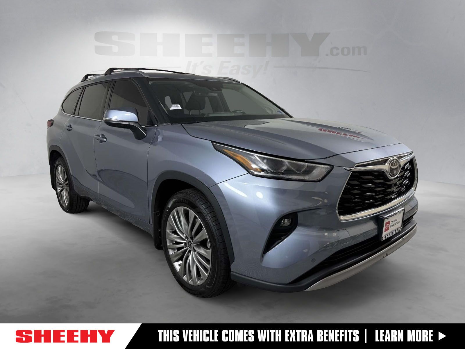 Moon Dust 2022 Toyota Highlander Platinum AWD SUV / Crossover All-Wheel Drive 8-Speed Automatic