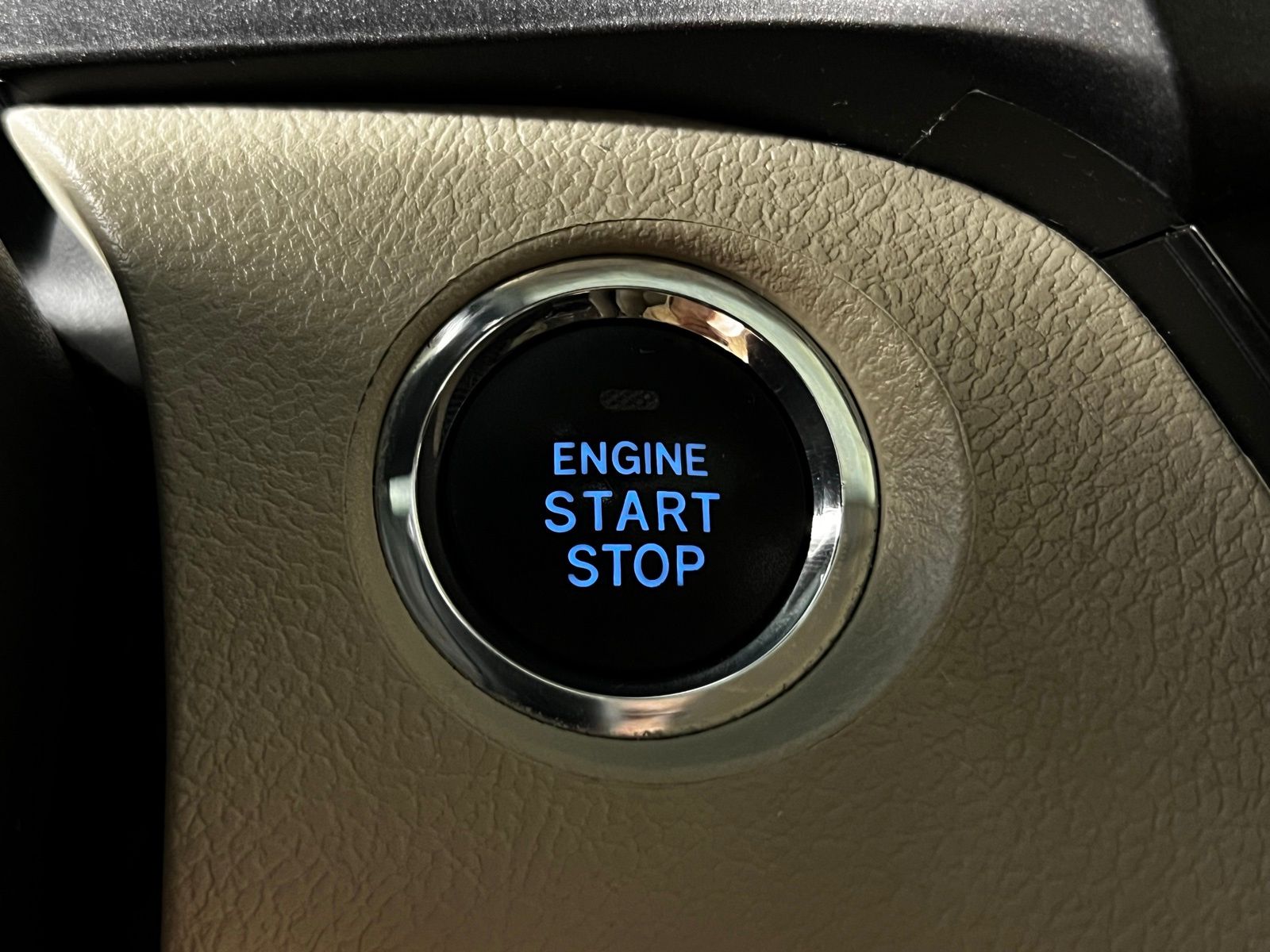 2016 Toyota Sienna XLE 22