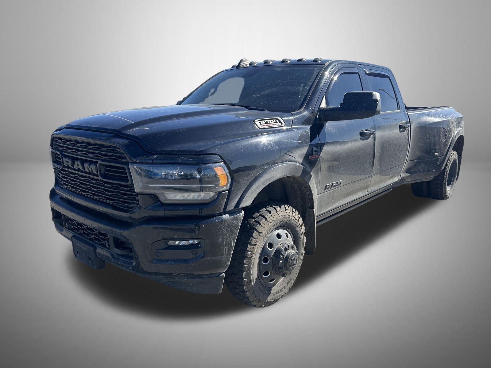 Diamond Black Crystal Pearlcoat 2022 RAM 3500 Limited Crew Cab LB DRW 4WD Pickup Truck Four-Wheel Drive 6-Speed Automatic