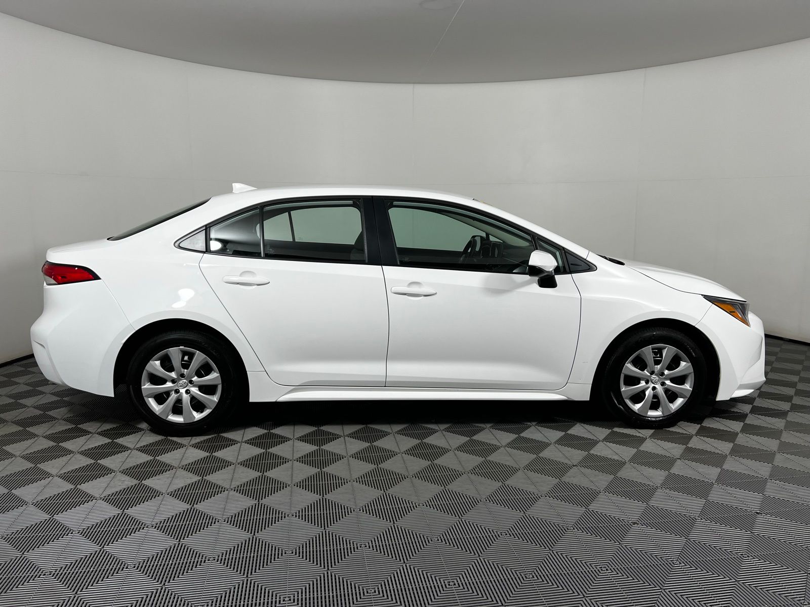 2023 Toyota Corolla LE 4