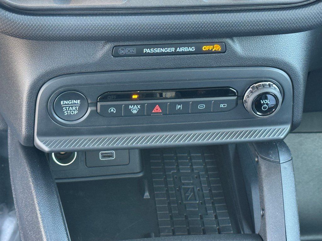 New 2025 Carbonized Gray Metallic Ford Outer Banks image 19