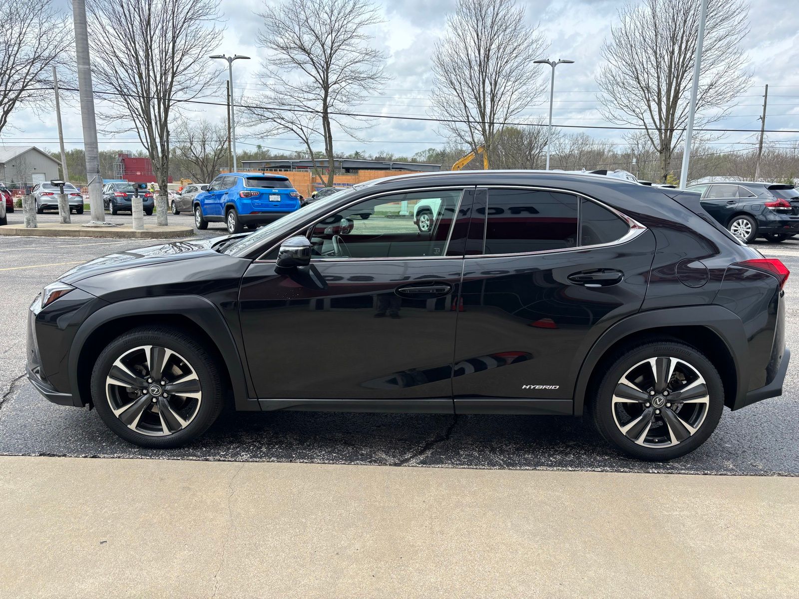 View vehicle photo 4