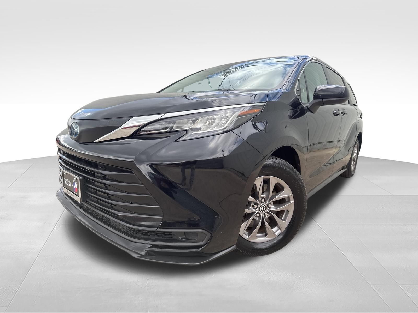 2023 Toyota Sienna LE
