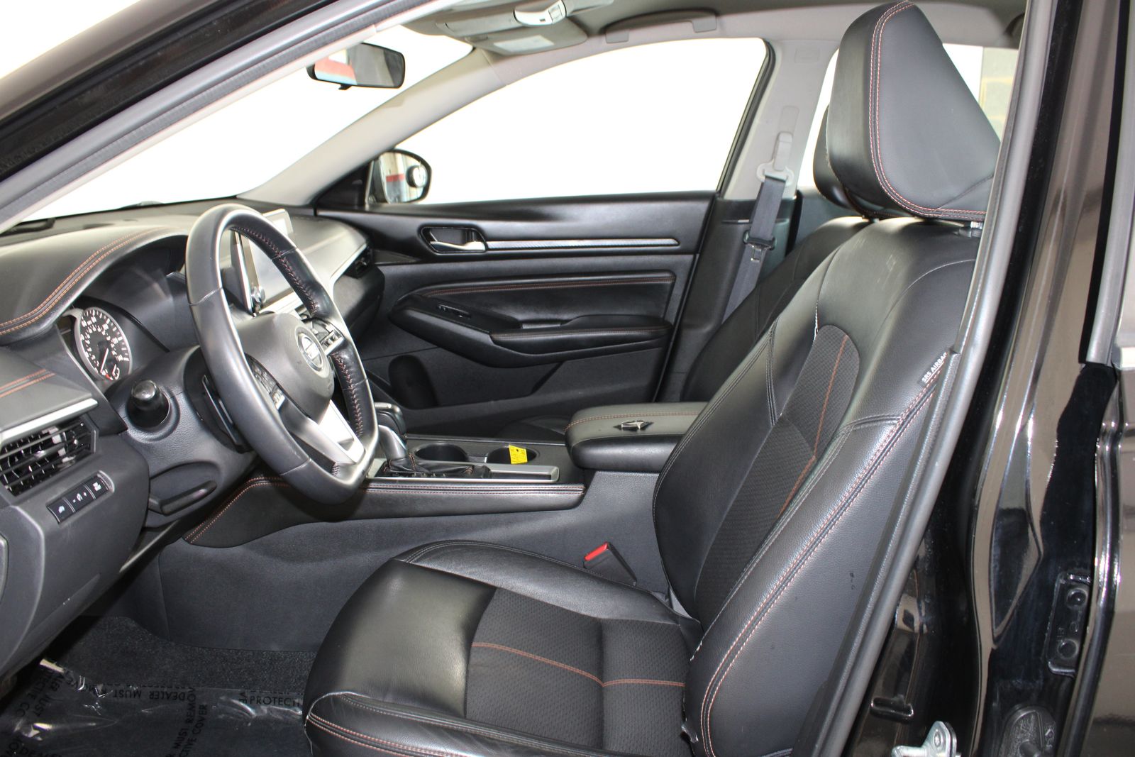 Used 2019 Black Nissan 2.5 SR image 14