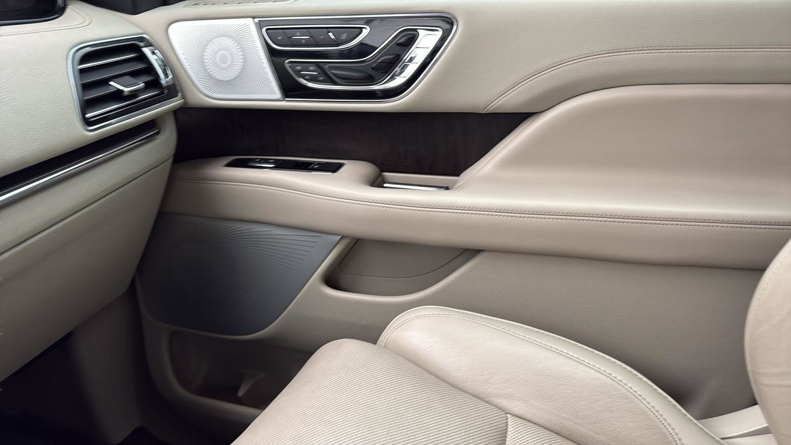 Used Car 2019 Lincoln Navigator L  L Reserve For Sale Under $35,000 In Austin, Texas