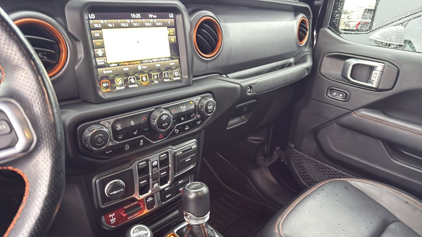 Used Car 2021 Jeep Gladiator  Mojave For Sale Under $40,000 In Austin, Texas