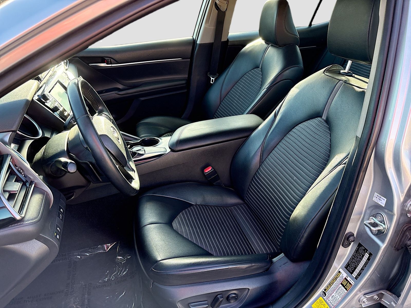 Used 2020 Silver Toyota SE image 19