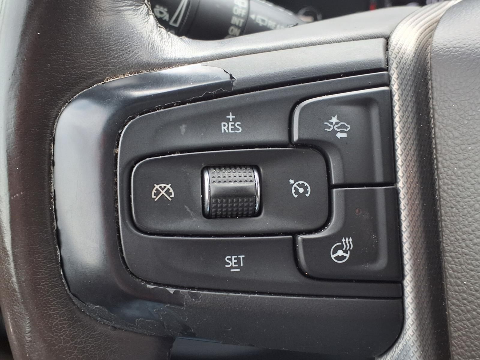 2021 GMC Yukon XL Denali White at Toyota of Victoria