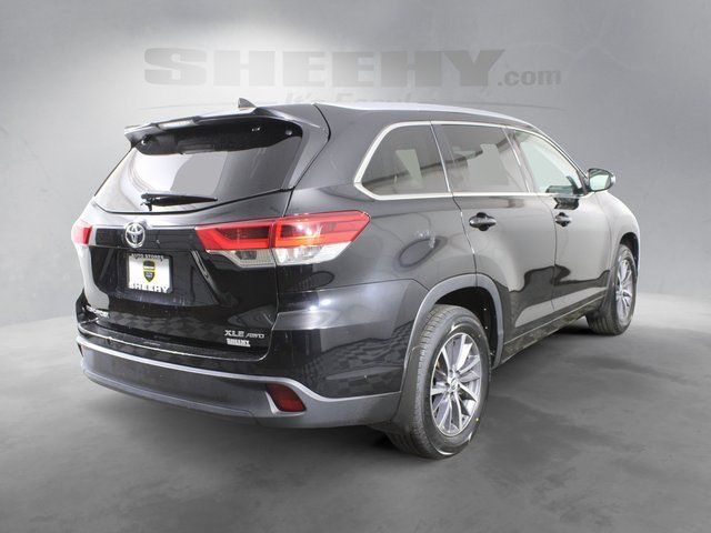 Used 2018 Black Toyota XLE image 13