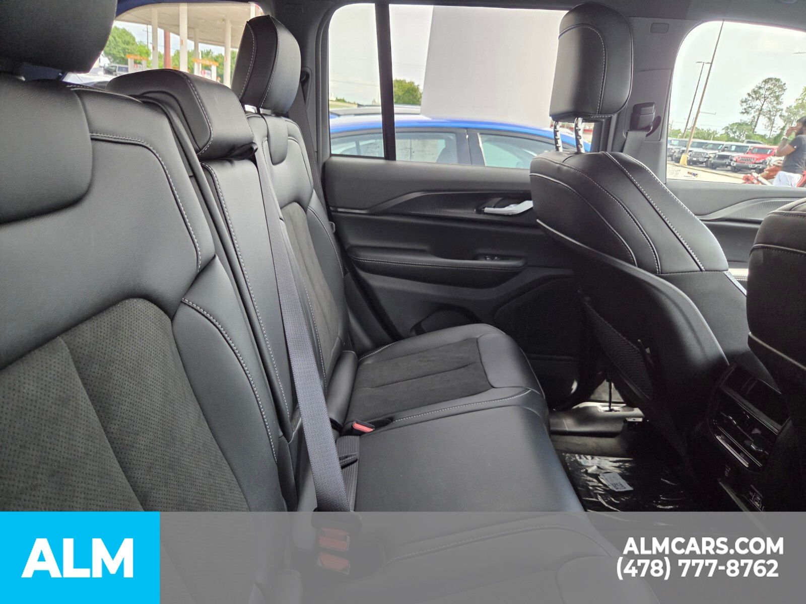 Used 2025 Black Jeep Altitude X image 19