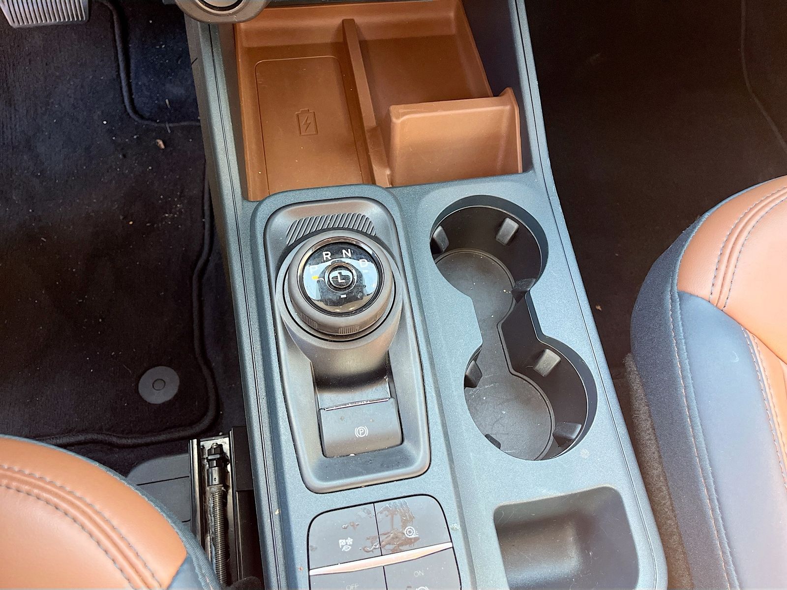 Used 2024 Gray Ford Lariat image 17