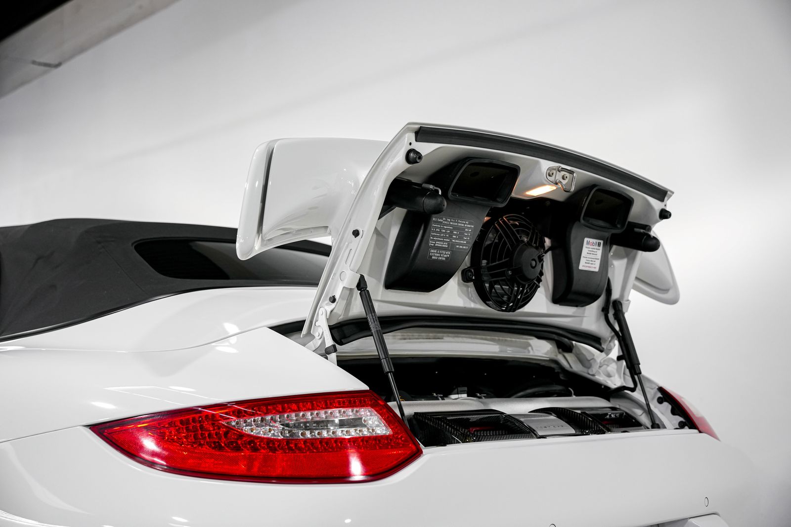 2011 Porsche 911 Turbo S — photo 47