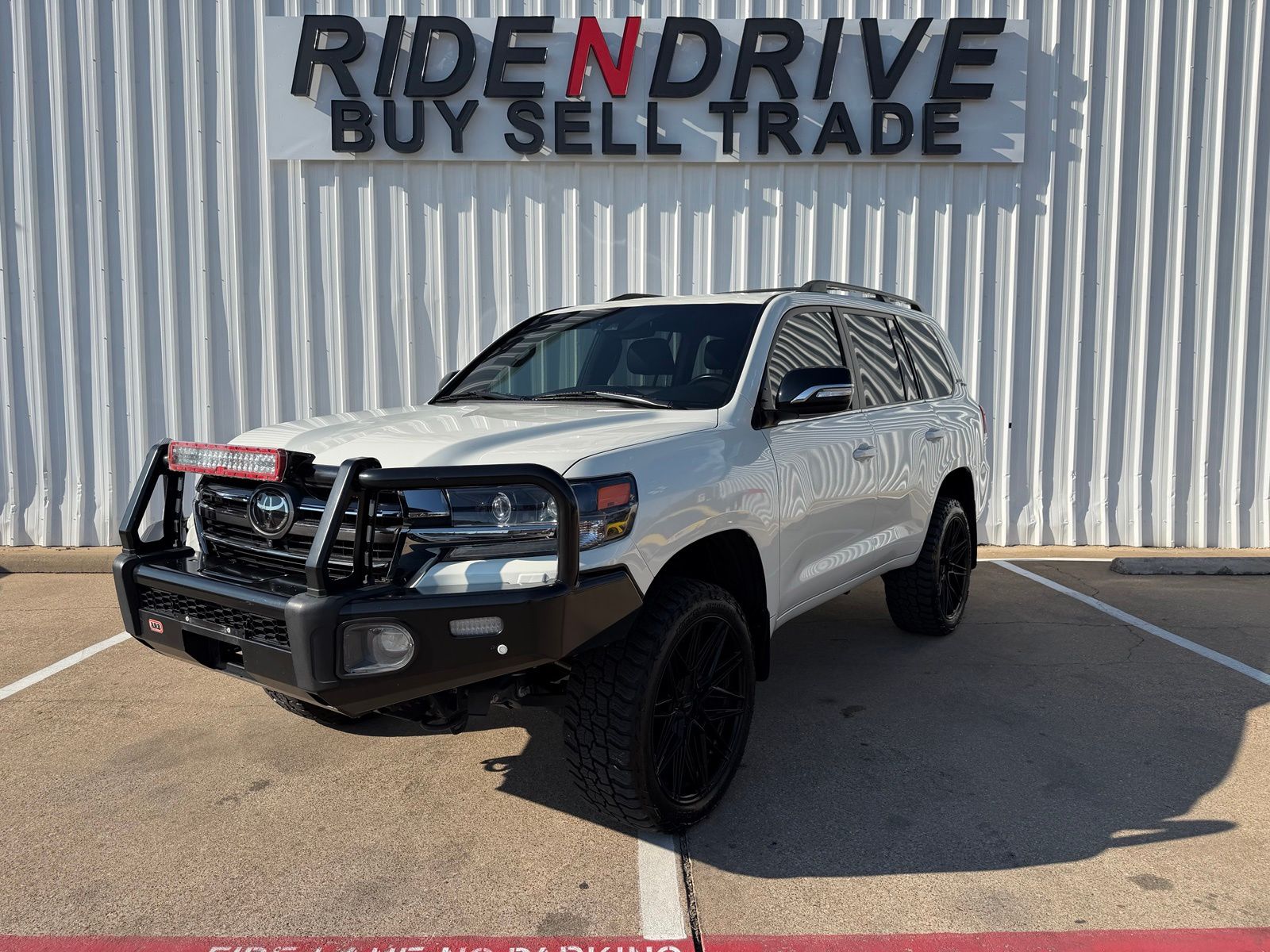 White (Blizzard Pearl) 2020 Toyota Land Cruiser SUV / Crossover All-Wheel Drive 8-Speed Automatic