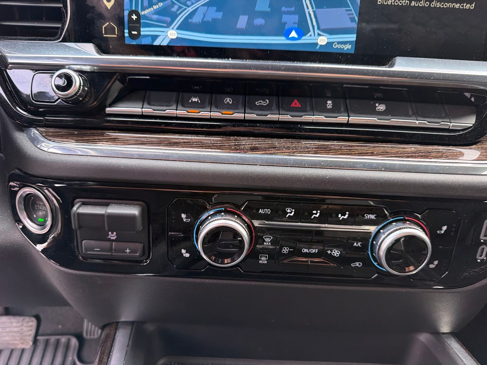 Used 2025 Summit White GMC Elevation image 19