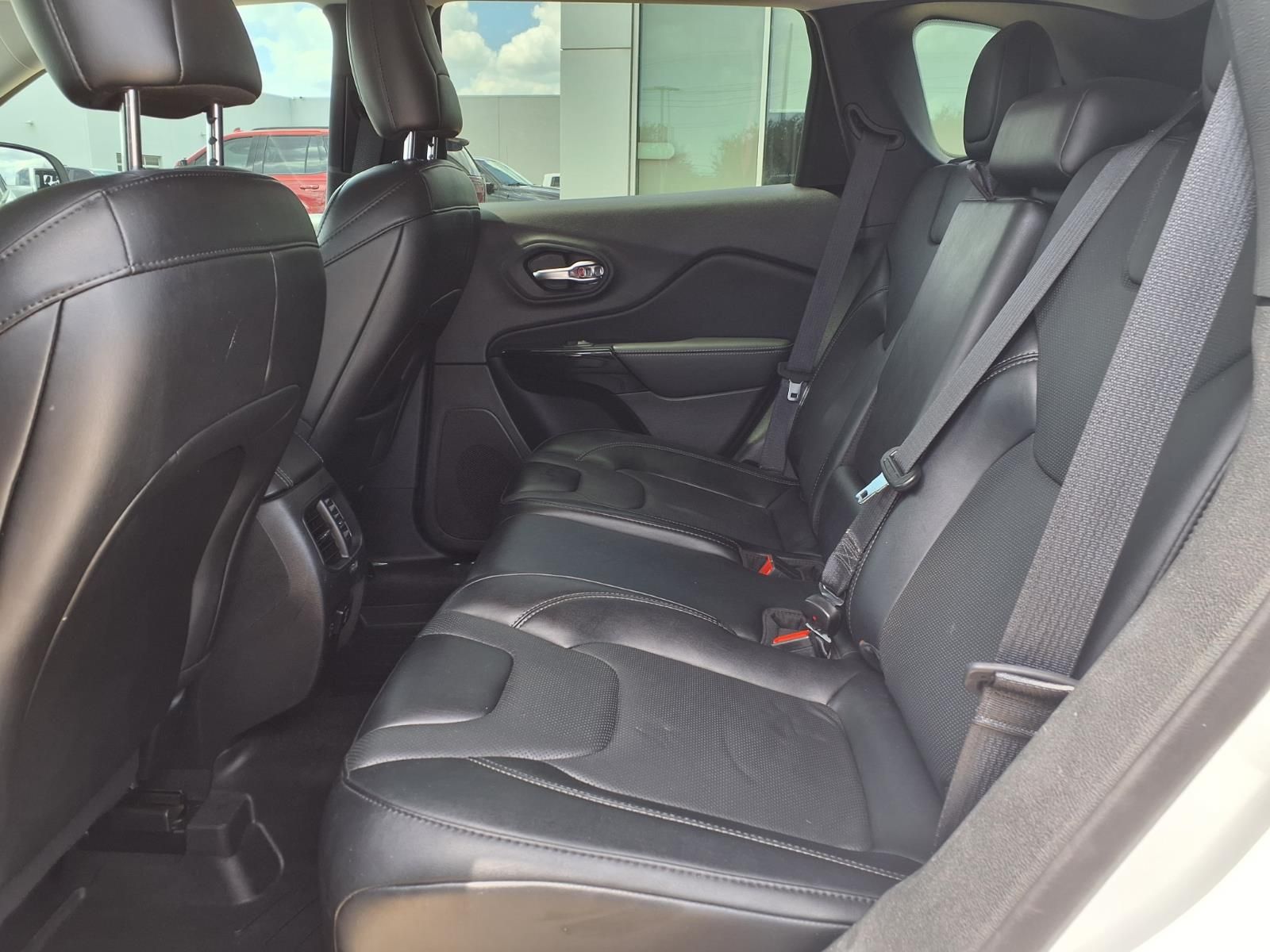 2023 Jeep Cherokee Altitude White at Emmons Autoplex