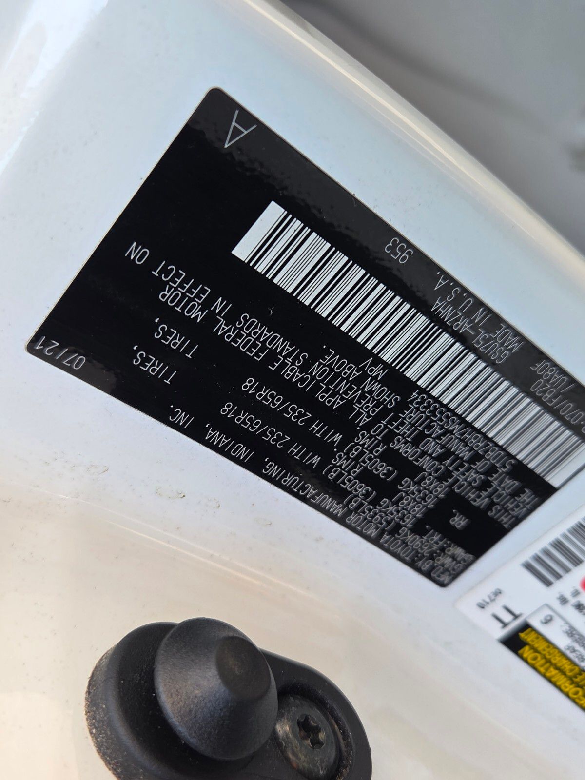 Used 2021 White Toyota LE image 21