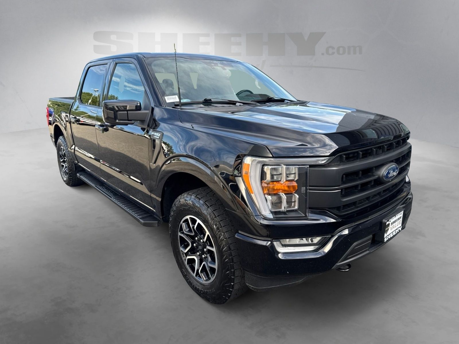 Used 2022 Agate Black Metallic Ford Lariat image 2