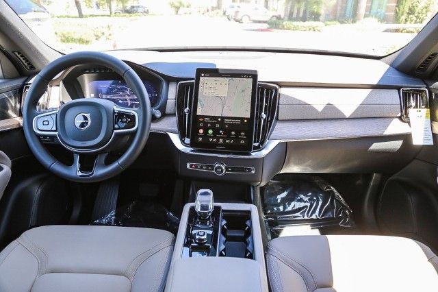 2026 Volvo XC90 Plus - Photo 23