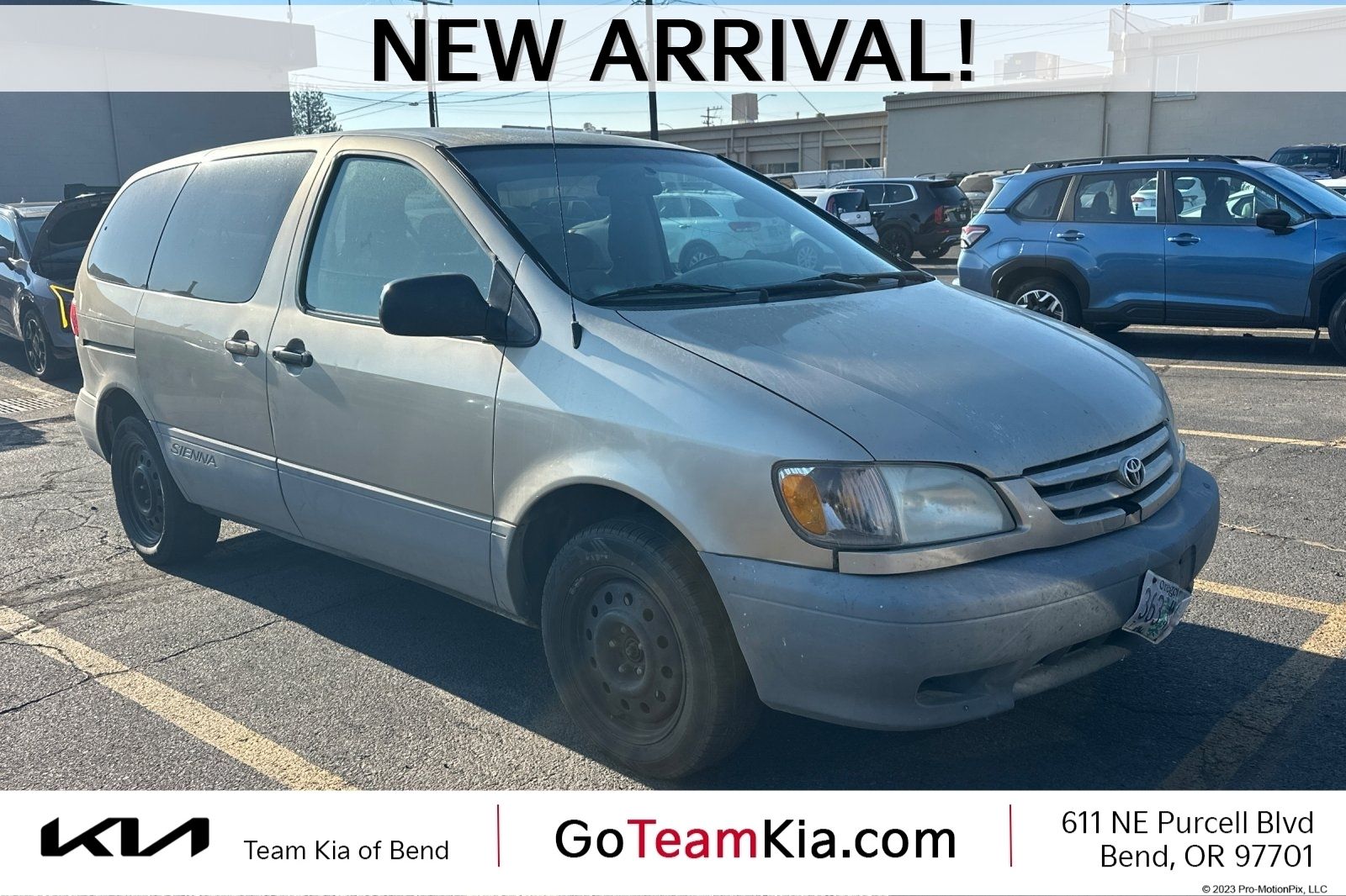 Desert Sand Mica 2001 Toyota Sienna Minivan Front-Wheel Drive 4-Speed Automatic