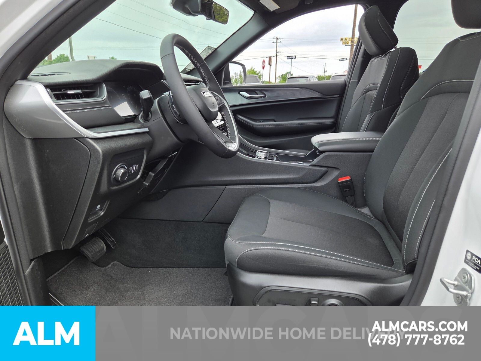 Used 2025 White Jeep Laredo X image 6